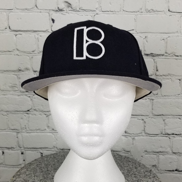Fitted Flat Brim Skateboard Cap 